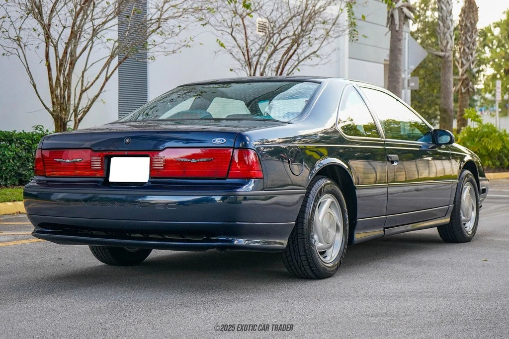1989 Ford Thunderbird 10th Gen - Image 8 of 12