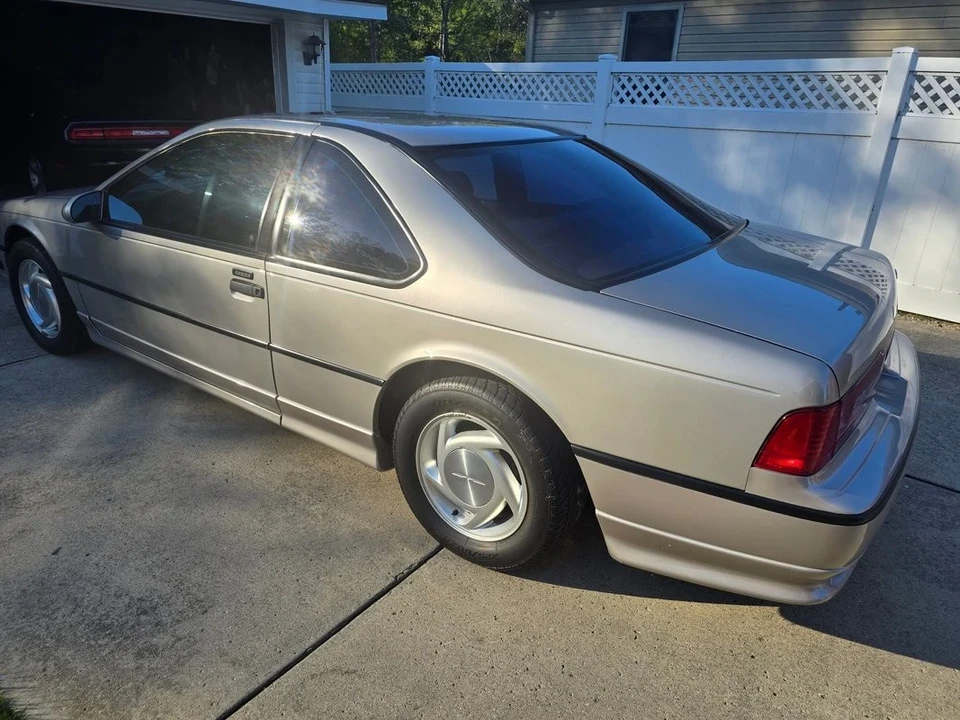 1989 Ford Thunderbird 9th Gen - Image 13 of 21