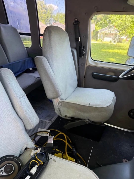 1989 Ford Econoline Van - Image 5 of 9