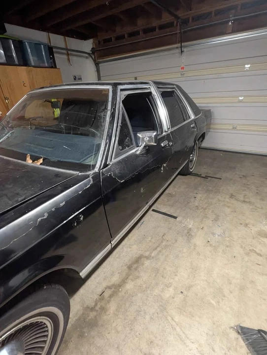 1989 Ford Crown Victoria - Image 2 of 9