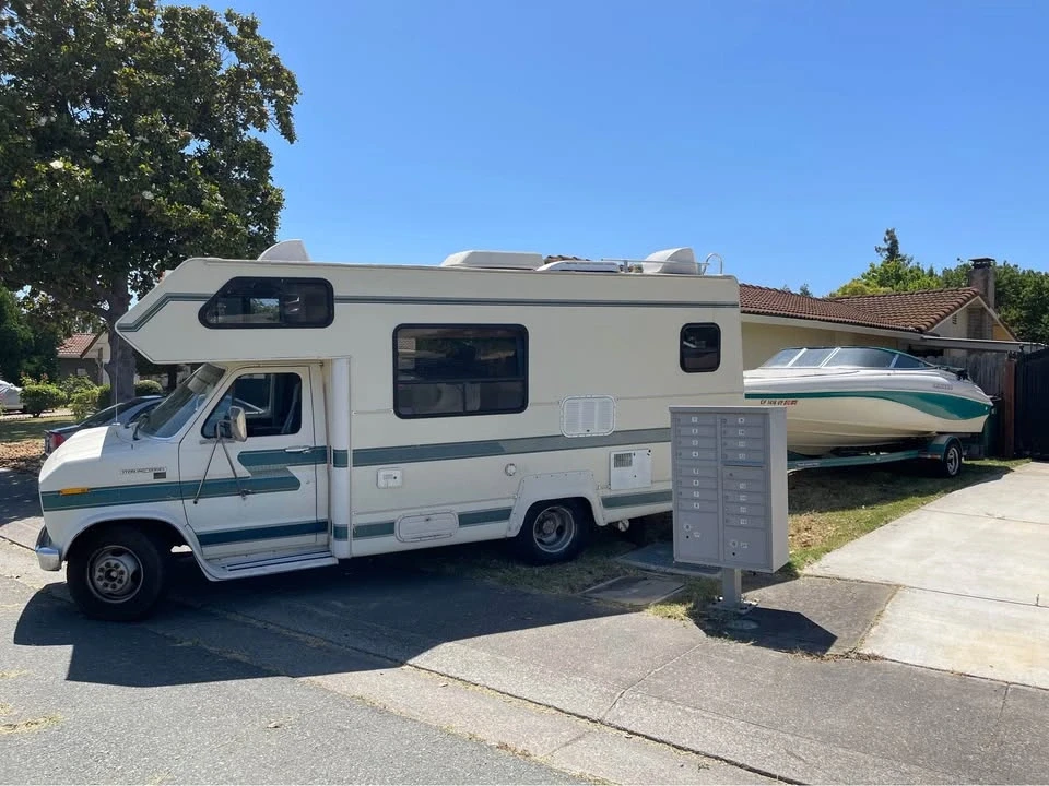 1989 Ford Econoline Van - Image 9 of 10