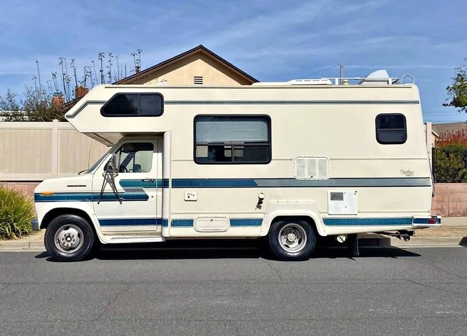 1989 Ford Econoline Van - Image 2 of 10
