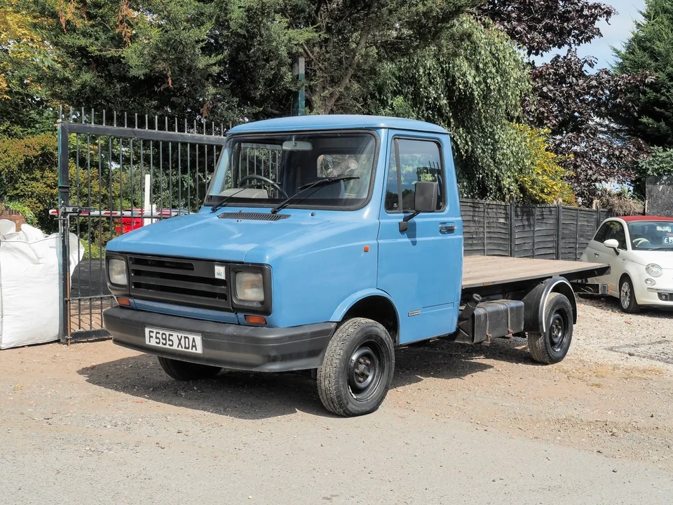 1989 Rover - Image 2 of 30
