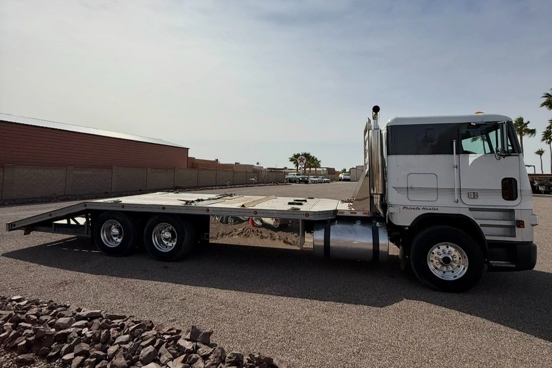 1989 Freightliner - Image 4 of 8
