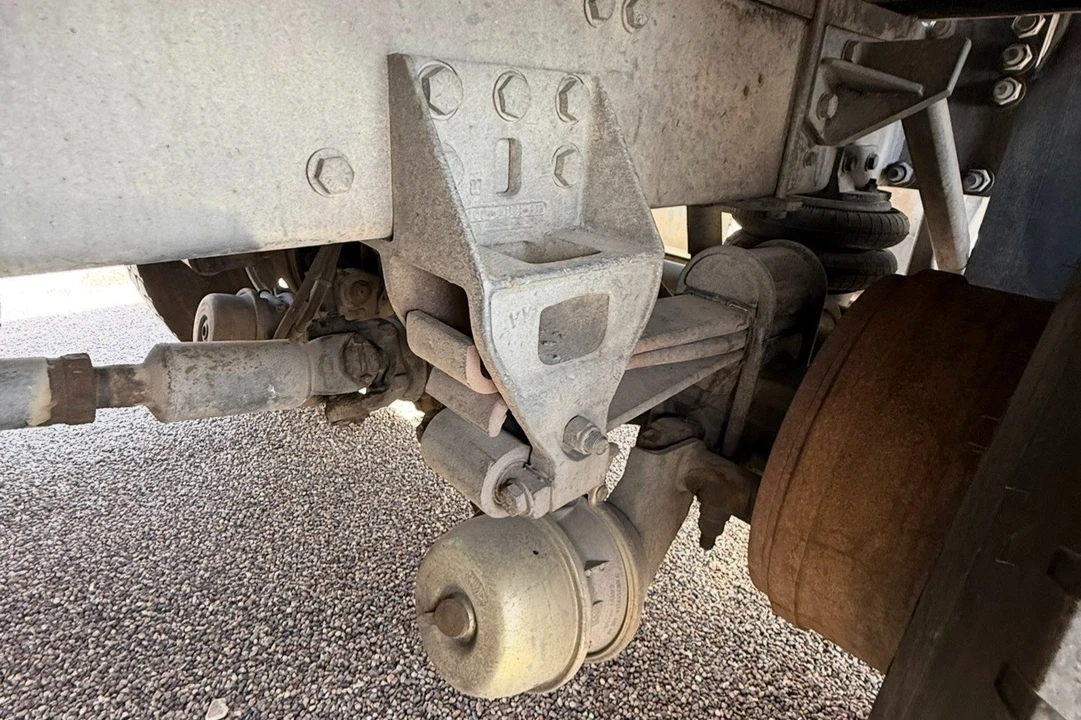 1989 Freightliner - Image 8 of 8