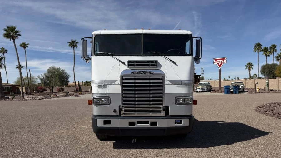 1989 Freightliner - Image 3 of 10