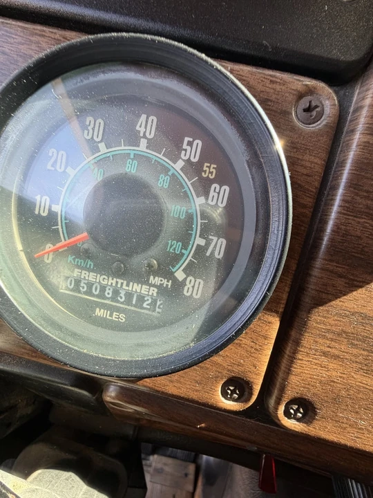 1989 Freightliner - Image 8 of 10