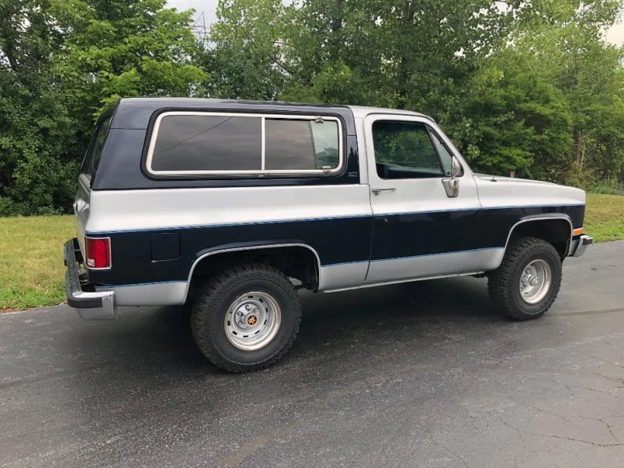 1989 GMC Jimmy 2nd Gen - Image 2 of 9