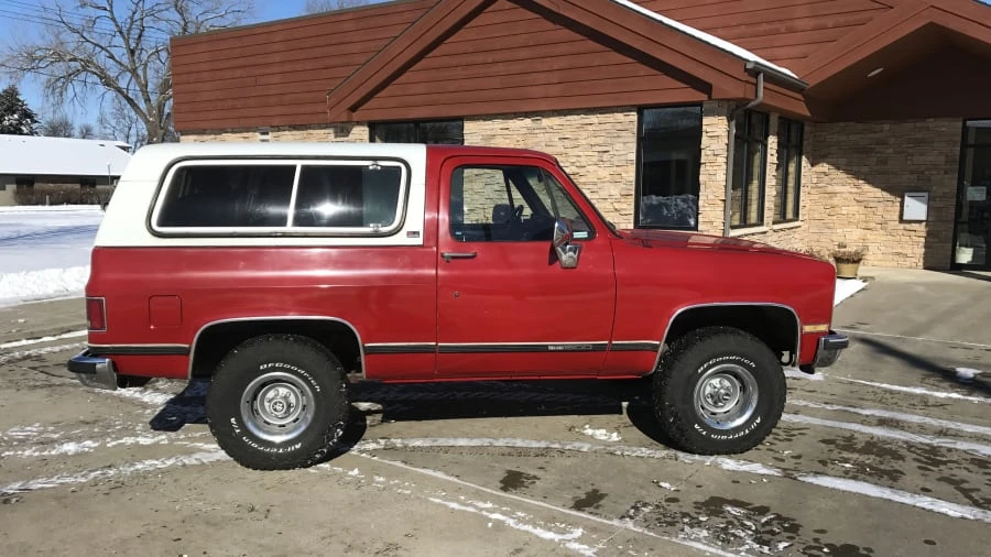 1989 GMC Jimmy 2nd Gen - Image 2 of 4
