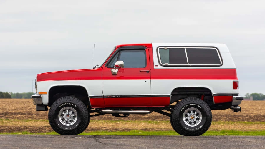 1989 GMC Jimmy 2nd Gen - Image 2 of 15
