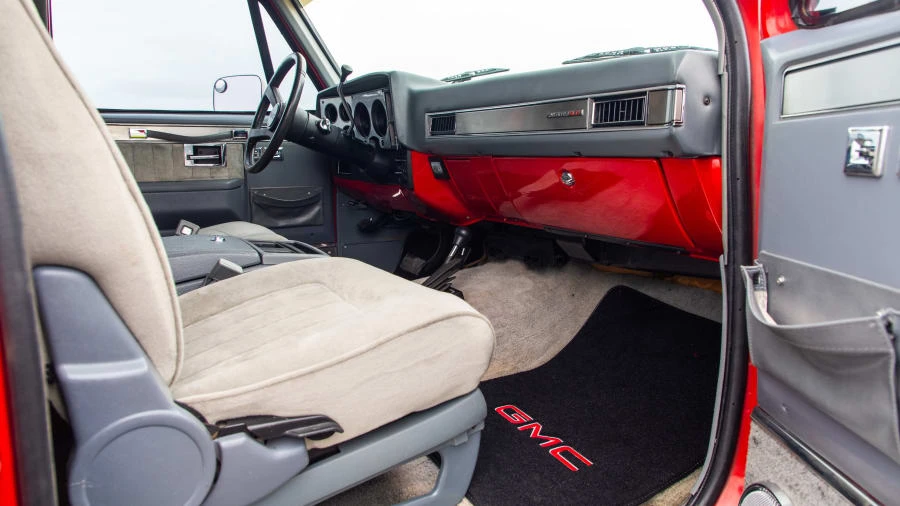 1989 GMC Jimmy 2nd Gen - Image 5 of 15