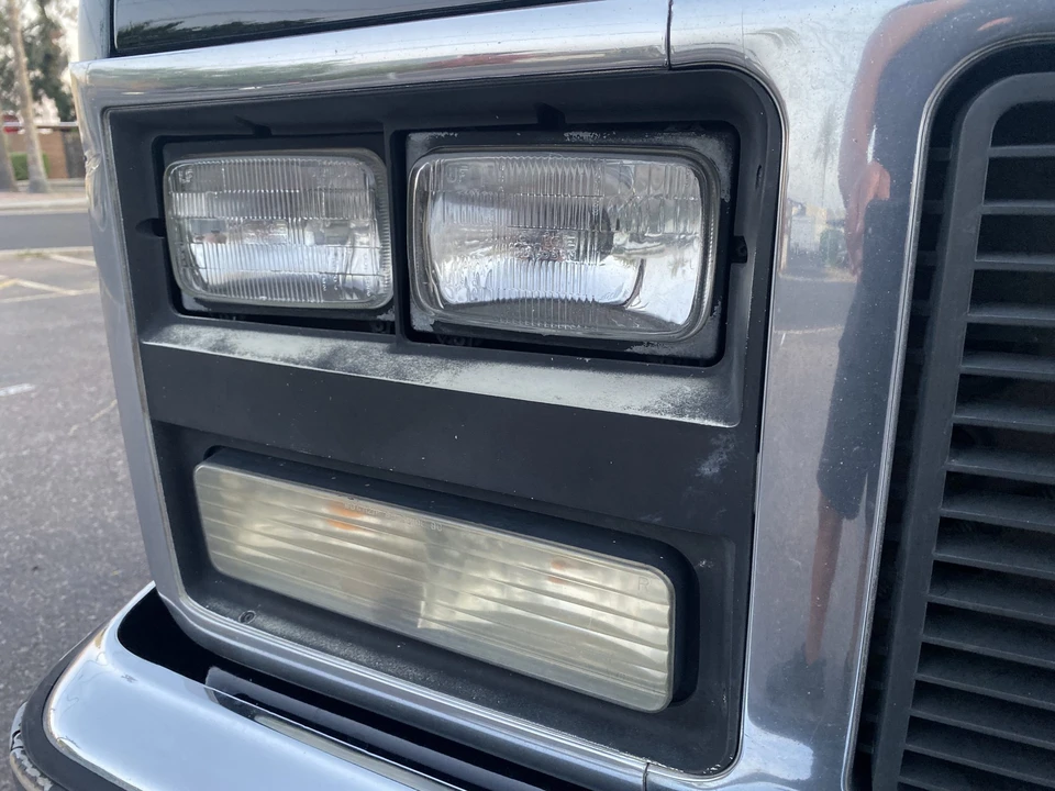 1989 GMC Jimmy 2nd Gen - Image 28 of 31