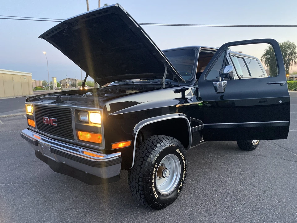 1989 GMC Jimmy 2nd Gen - Image 13 of 31