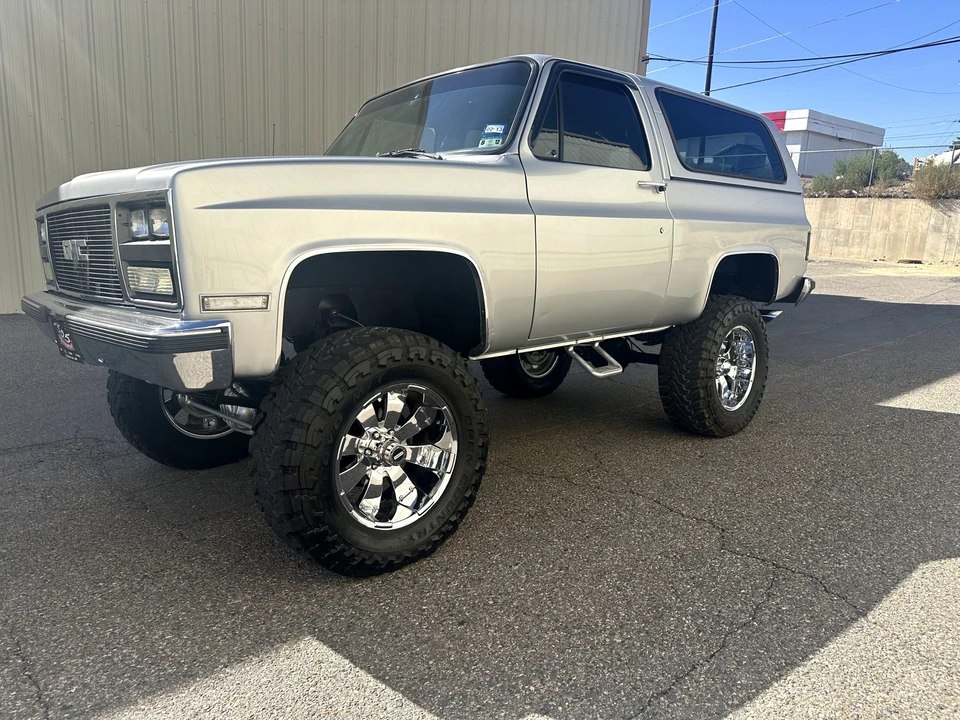 1989 GMC Jimmy 2nd Gen - Image 2 of 31