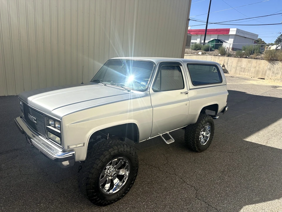 1989 GMC Jimmy 2nd Gen - Image 4 of 31