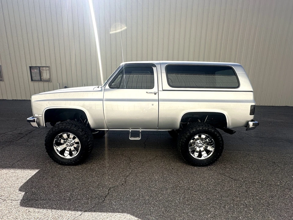 1989 GMC Jimmy 2nd Gen - Image 5 of 31