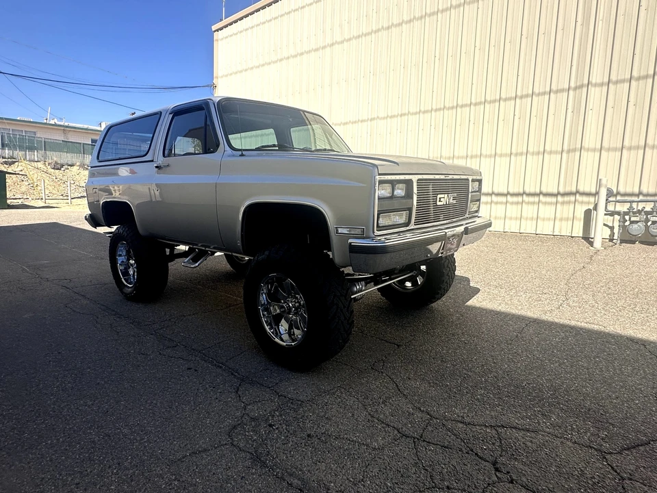 1989 GMC Jimmy 2nd Gen - Image 18 of 31