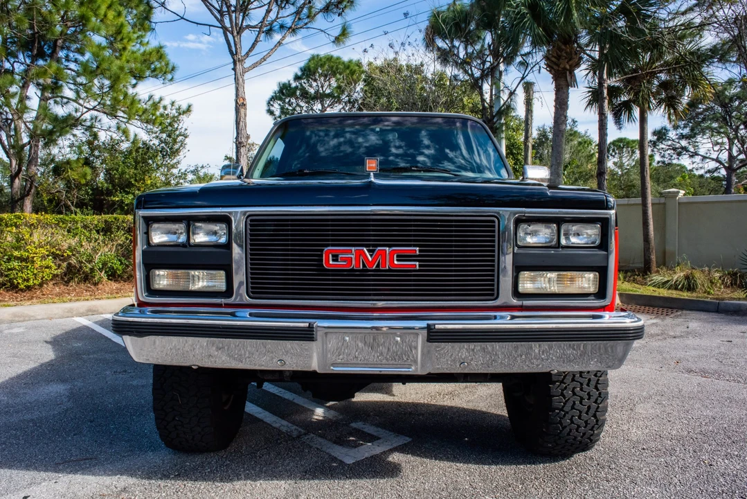 1989 GMC Jimmy 2nd Gen - Image 2 of 31