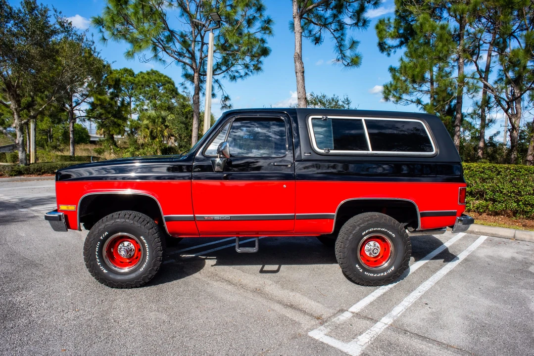1989 GMC Jimmy 2nd Gen - Image 4 of 31