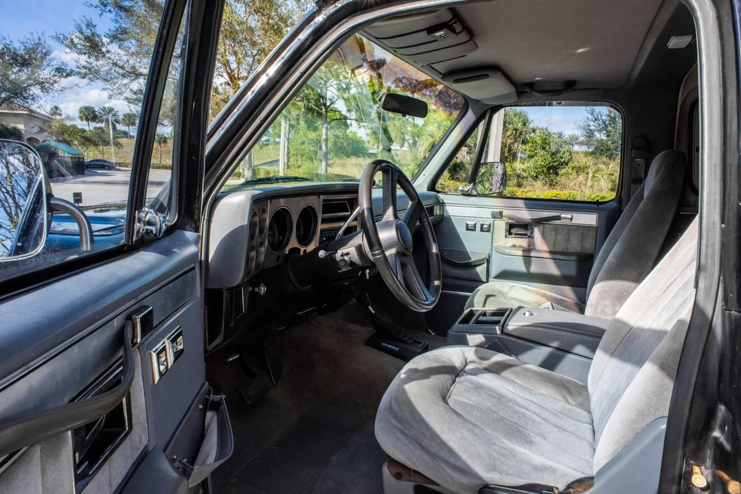 1989 GMC Jimmy 2nd Gen - Image 27 of 31