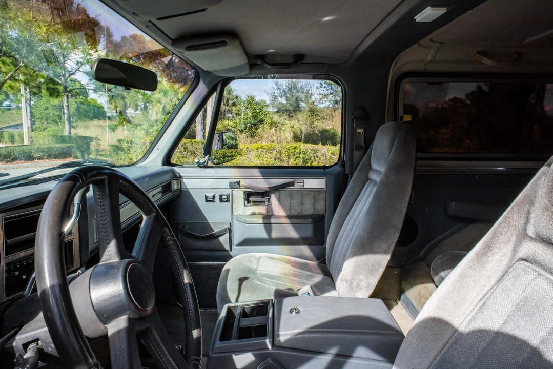 1989 GMC Jimmy 2nd Gen - Image 28 of 31
