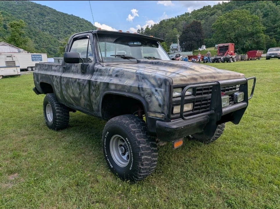 1989 GMC Jimmy 2nd Gen - Image 2 of 22