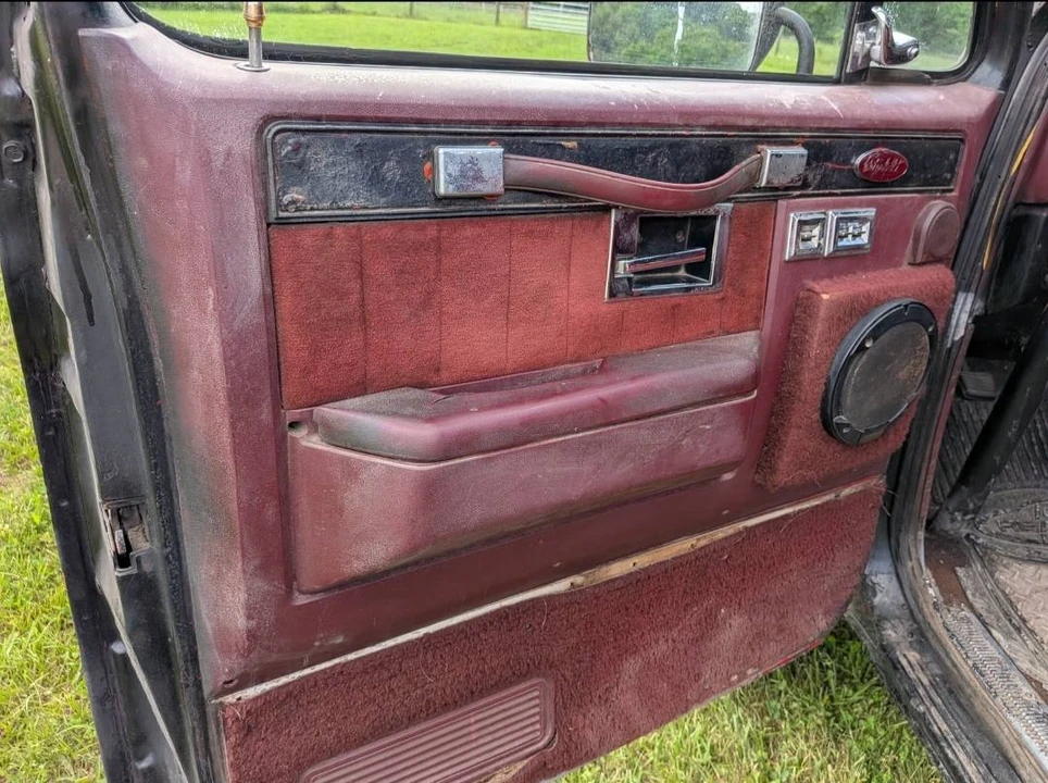 1989 GMC Jimmy 2nd Gen - Image 13 of 22