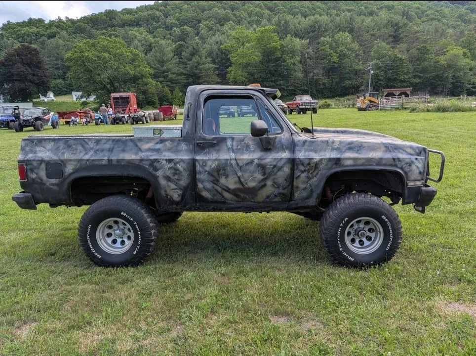1989 GMC Jimmy 2nd Gen - Image 4 of 22
