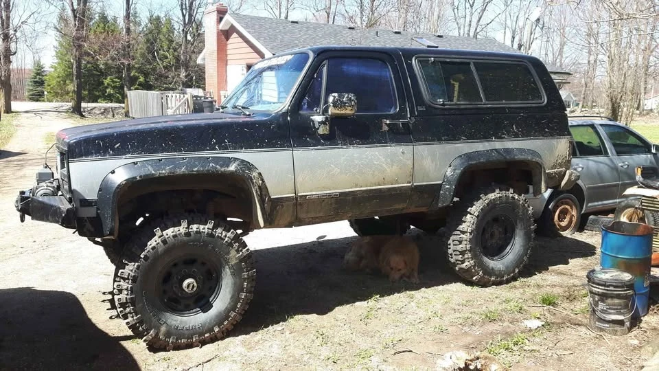 1989 GMC Jimmy 2nd Gen - Image 2 of 2