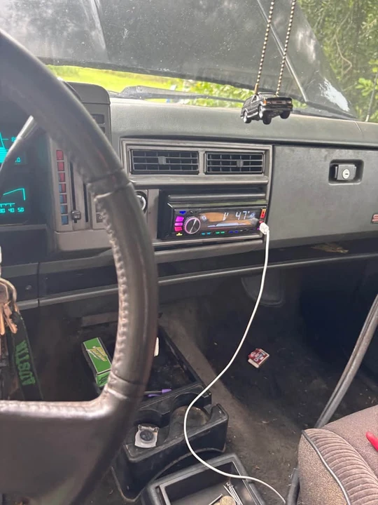 1989 GMC Jimmy 2nd Gen - Image 10 of 20