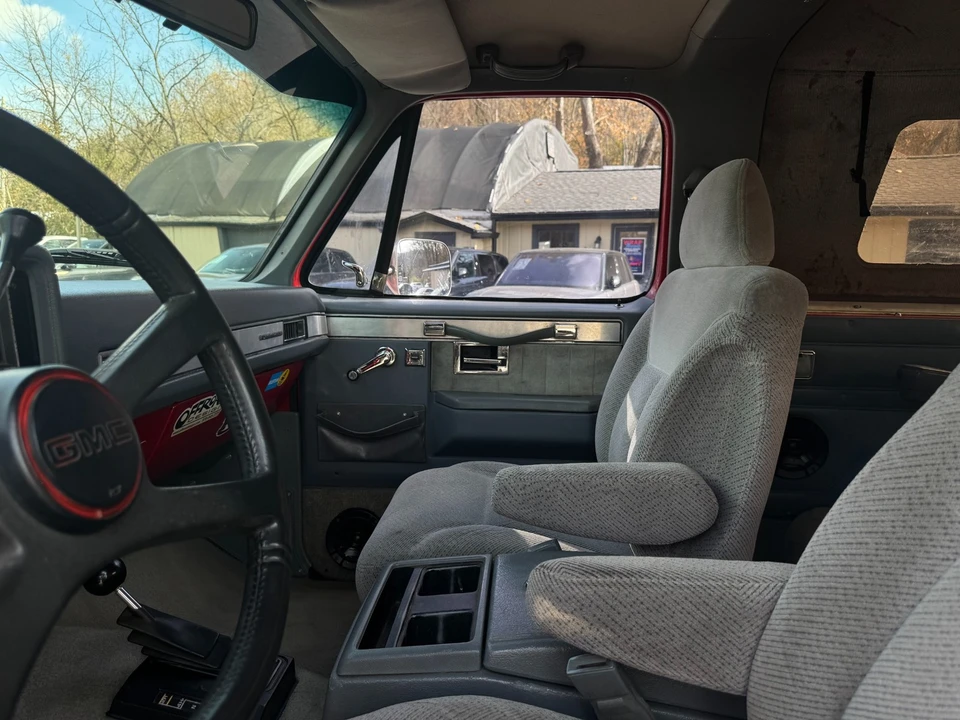 1989 GMC Jimmy 2nd Gen - Image 19 of 21