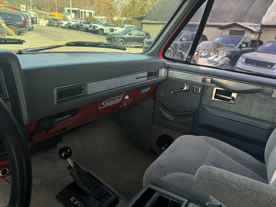 1989 GMC Jimmy 2nd Gen - Image 18 of 21