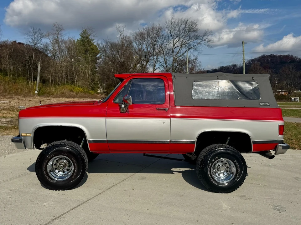 1989 GMC Jimmy 2nd Gen - Image 8 of 12