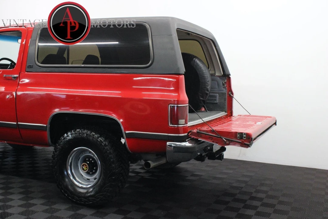 1989 GMC Jimmy 2nd Gen - Image 15 of 21