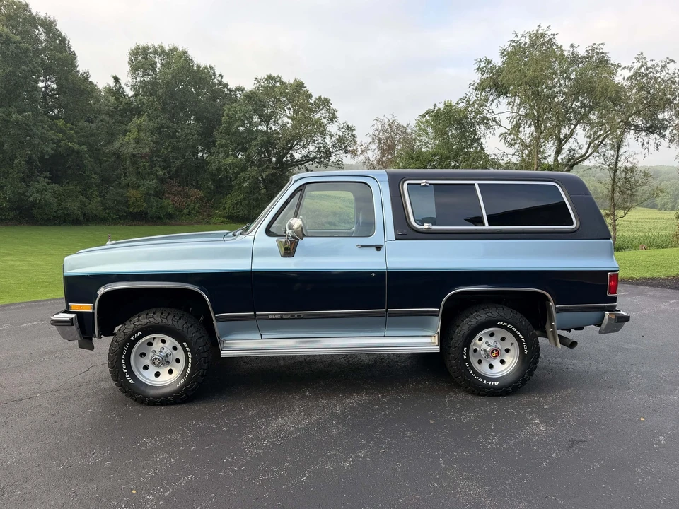 1989 GMC Jimmy 2nd Gen - Image 25 of 31