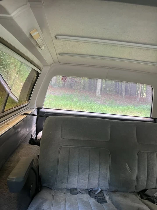 1989 GMC Jimmy 2nd Gen - Image 5 of 14
