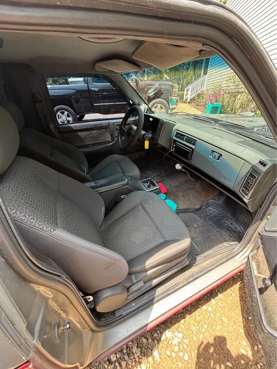 1989 GMC Jimmy 2nd Gen - Image 8 of 9