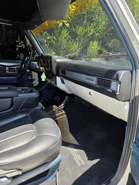 1989 GMC Jimmy 2nd Gen - Image 5 of 10