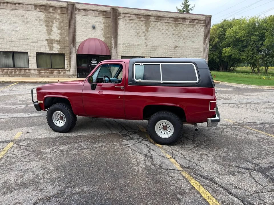 1989 GMC Jimmy 2nd Gen - Image 2 of 14