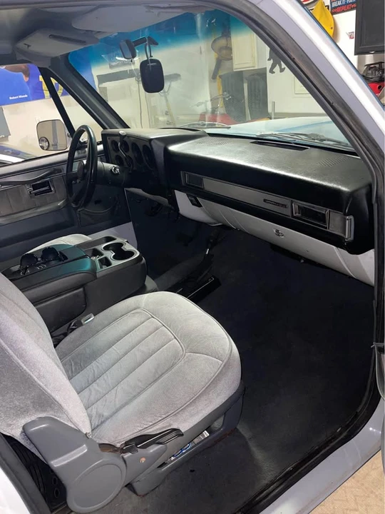 1989 GMC Jimmy 2nd Gen - Image 7 of 10