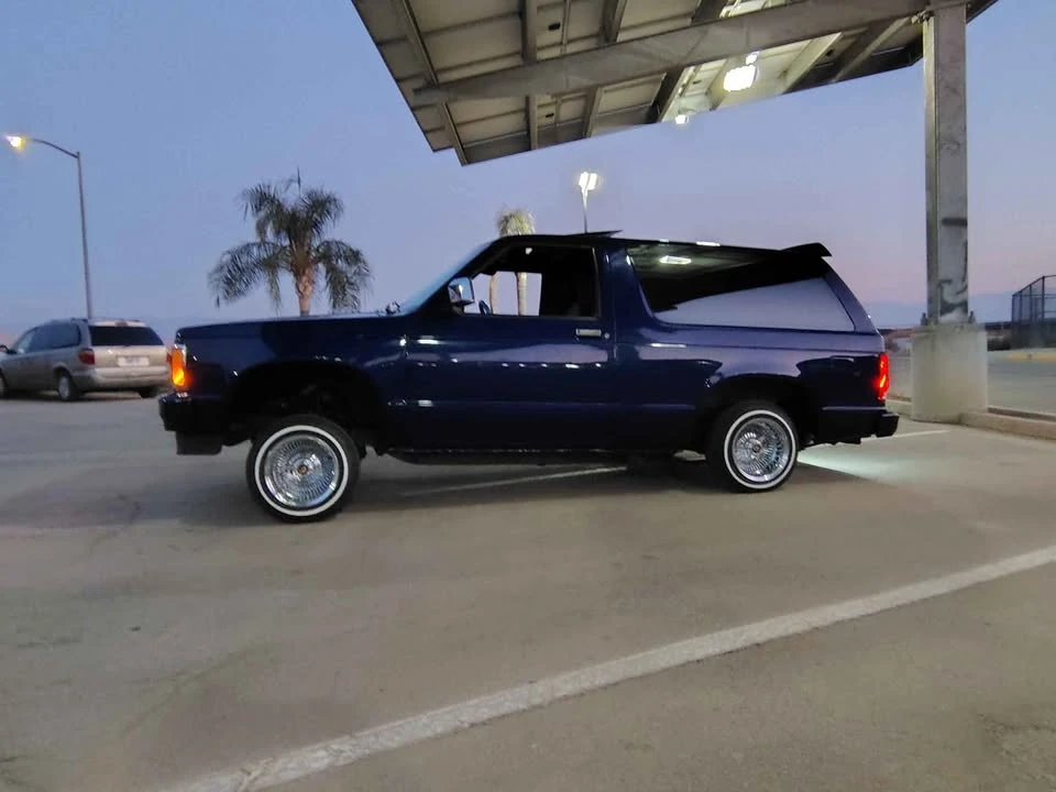 1989 GMC Jimmy 2nd Gen - Image 2 of 11