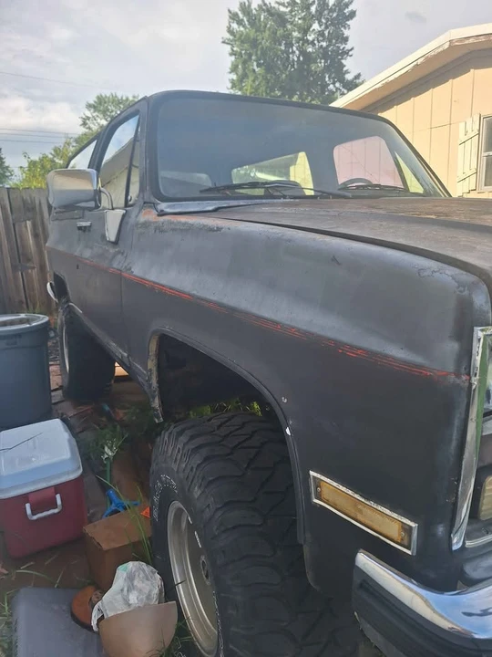 1989 GMC Jimmy 2nd Gen - Image 2 of 10
