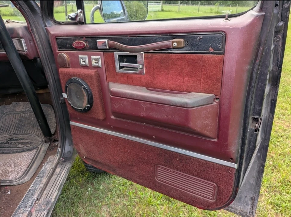 1989 GMC Jimmy 2nd Gen - Image 16 of 20