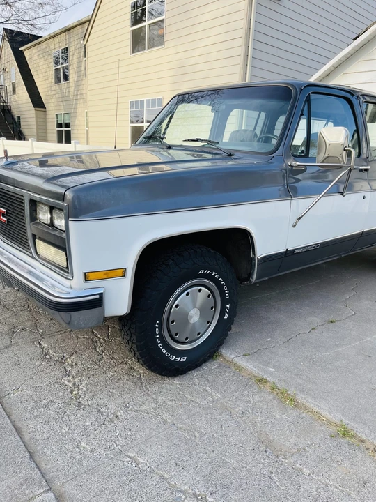 1989 GMC Suburban 7th Gen - Image 24 of 31