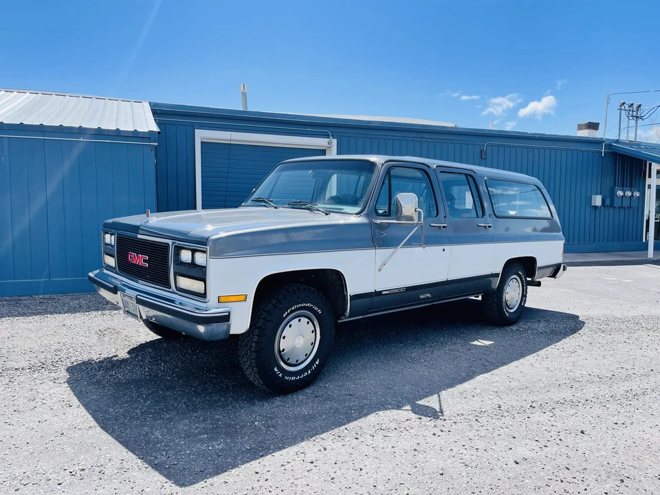 1989 GMC Suburban 7th Gen - Image 5 of 31