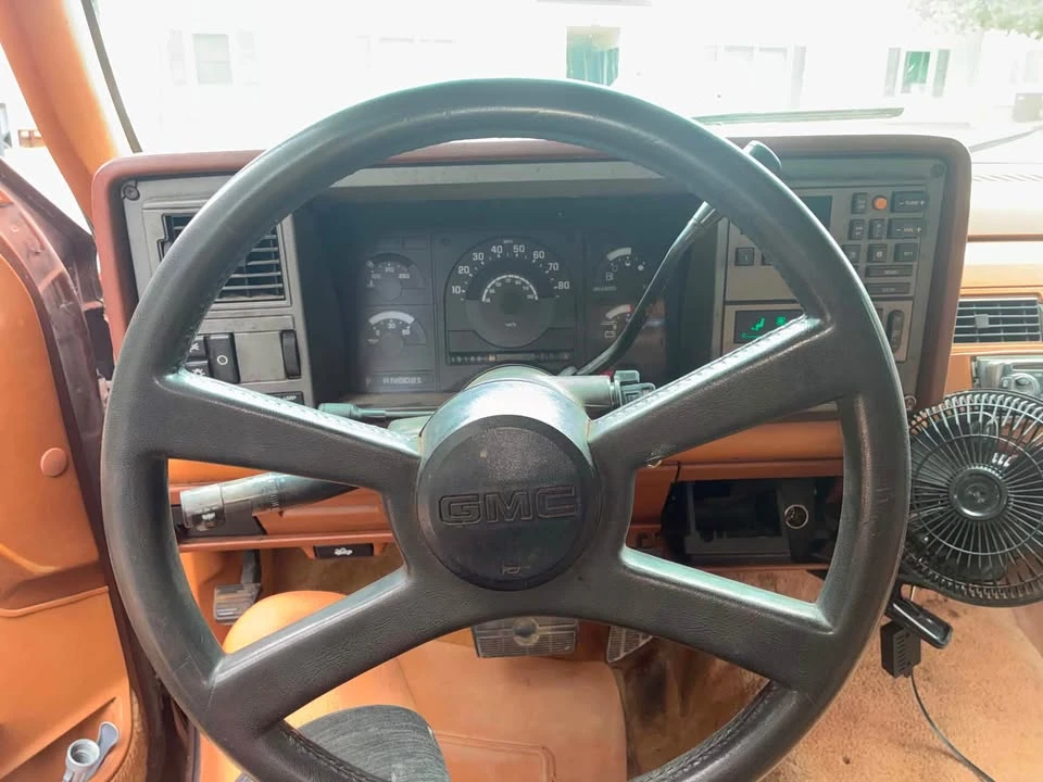 1989 GMC Sierra 1st Gen - Image 9 of 10