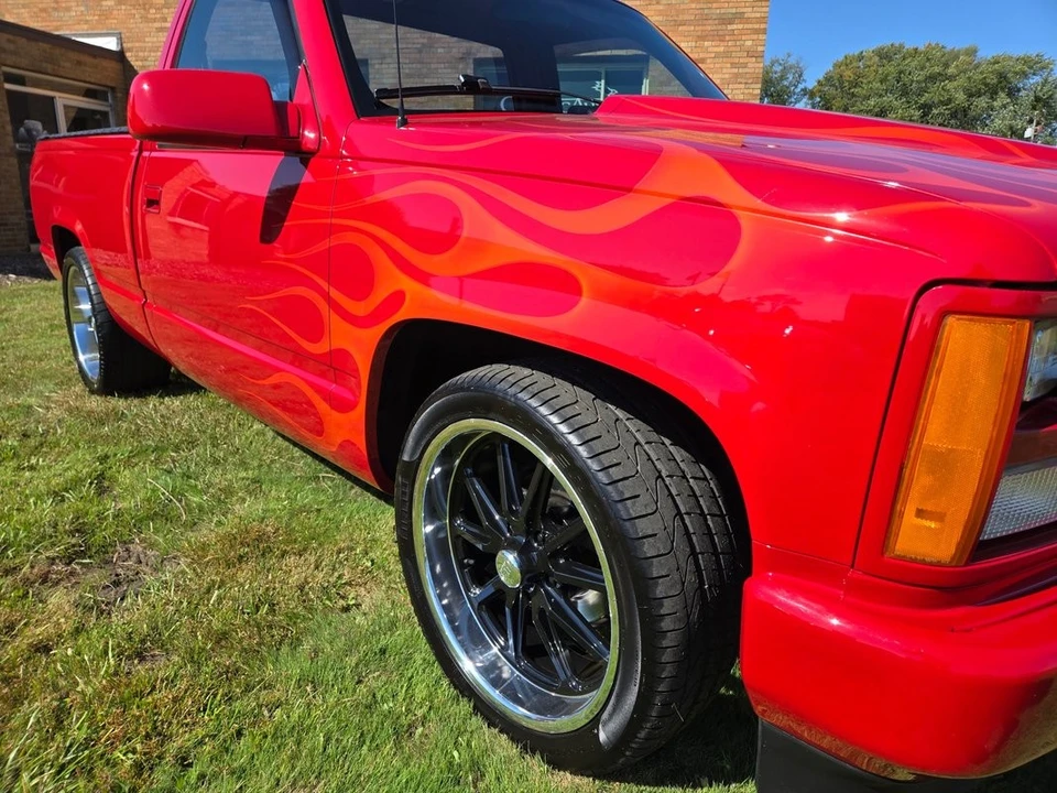 1989 GMC Sierra 1st Gen - Image 2 of 21