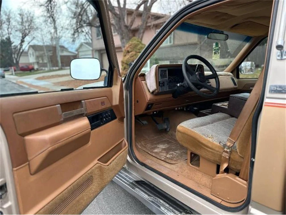 1989 GMC Sierra 1st Gen - Image 7 of 15