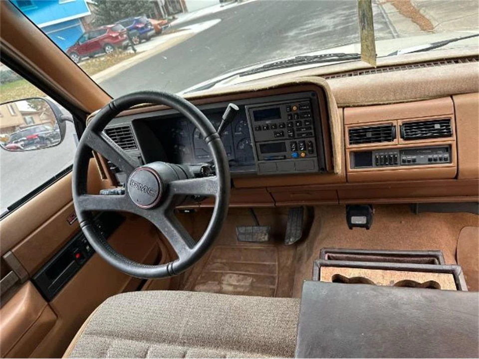 1989 GMC Sierra 1st Gen - Image 5 of 15