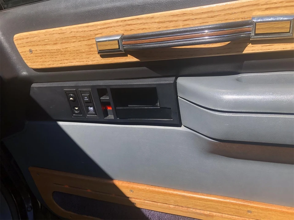 1989 GMC Sierra 1st Gen - Image 8 of 30